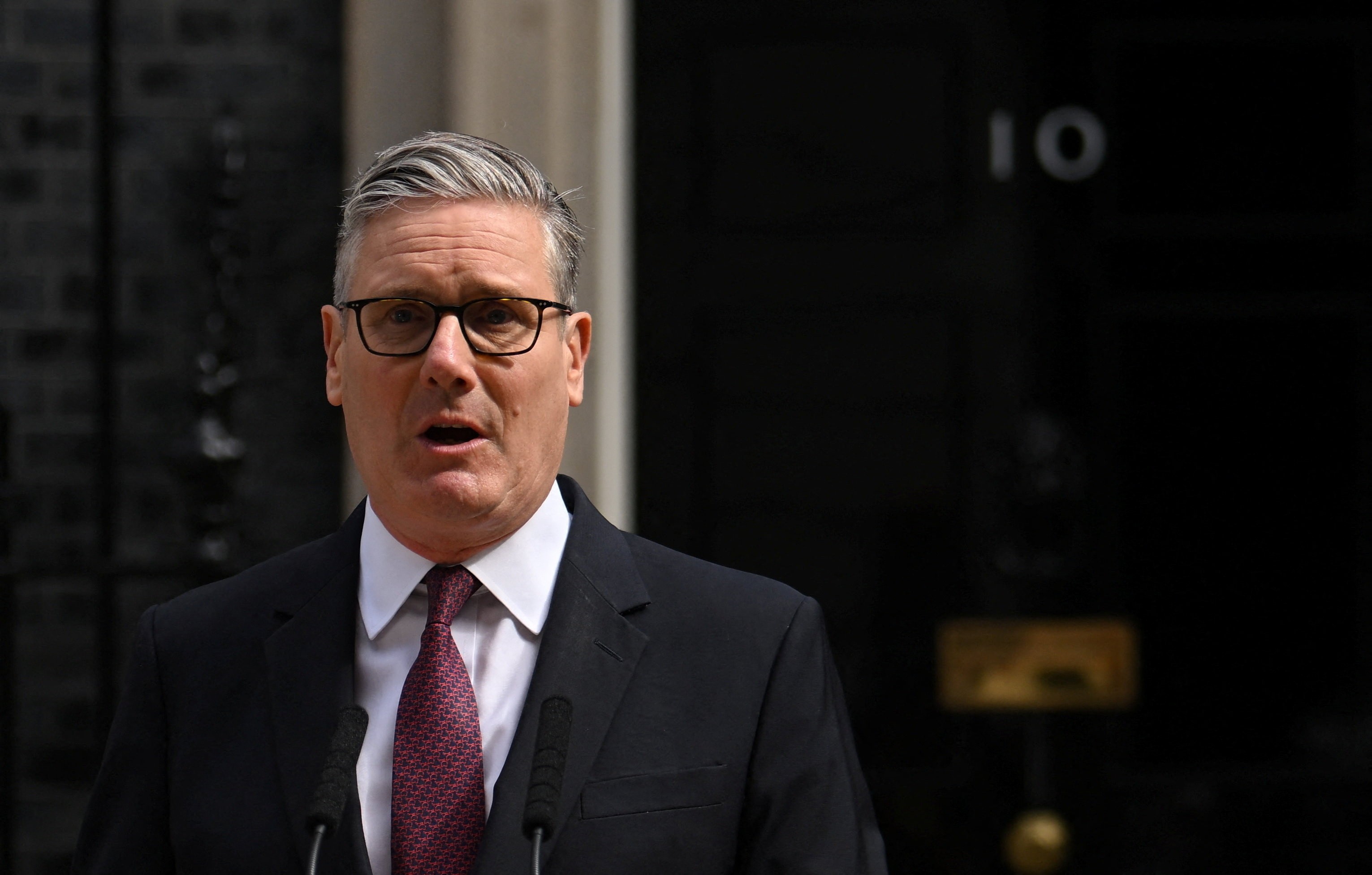 Primeiro-ministro do Reino Unido, Keir Starmer anuncia que irá renunciar