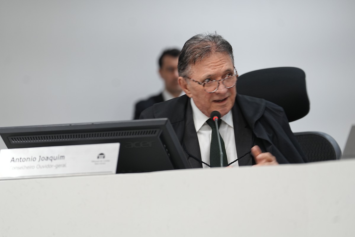 TCE abre tomada de contas especial para investigar contrato de transporte escolar em Várzea Grande