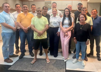 Paula Calil sela apoio de 14 vereadores e forma maioria para continuar na Presidência da Câmara de Cuiabá