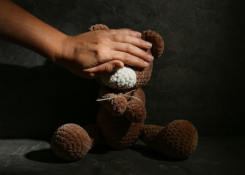 Pedófilo estupra a neta de 4 anos e é condenado a 12 anos de cadeia em Alto Araguaia