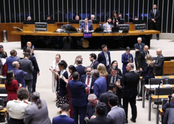Oito perigos do PL da Misoginia, que avança no Congresso