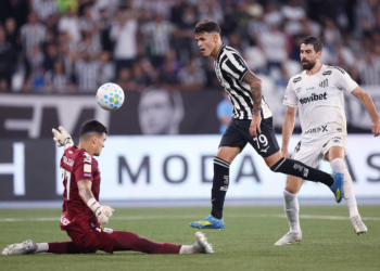 Sem Neymar e Gabigol, Santos perde chances e é derrotado pelo Botafogo na volta do Brasileirão