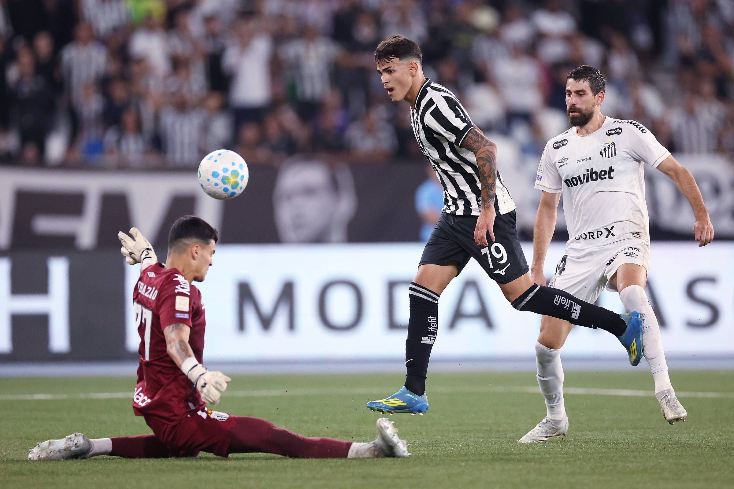 Sem Neymar e Gabigol, Santos perde chances e é derrotado pelo Botafogo na volta do Brasileirão