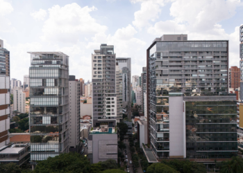 Crédito imobiliário surpreende e cresce 23% no semestre, mesmo com juros altos