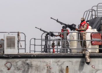 Houthis consideram cobrar taxas de navios no Mar Vermelho, dizem ministros do Iêmen