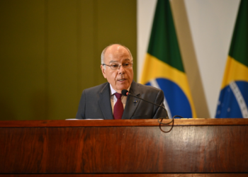 Chanceler brasileiro diz que Argentina precisa 'parar as agressões' a Lula para normalizar relação