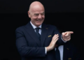 As regalias e a influência do presidente da Fifa, o homem mais poderoso (e polêmico) do futebol