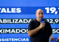 Quem é Fernando Cerimedo, o influencer argentino próximo a Eduardo Bolsonaro que preso na Bolívia