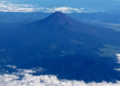 Pai deixa filho de 7 anos sozinho em caminhada no Monte Fuji