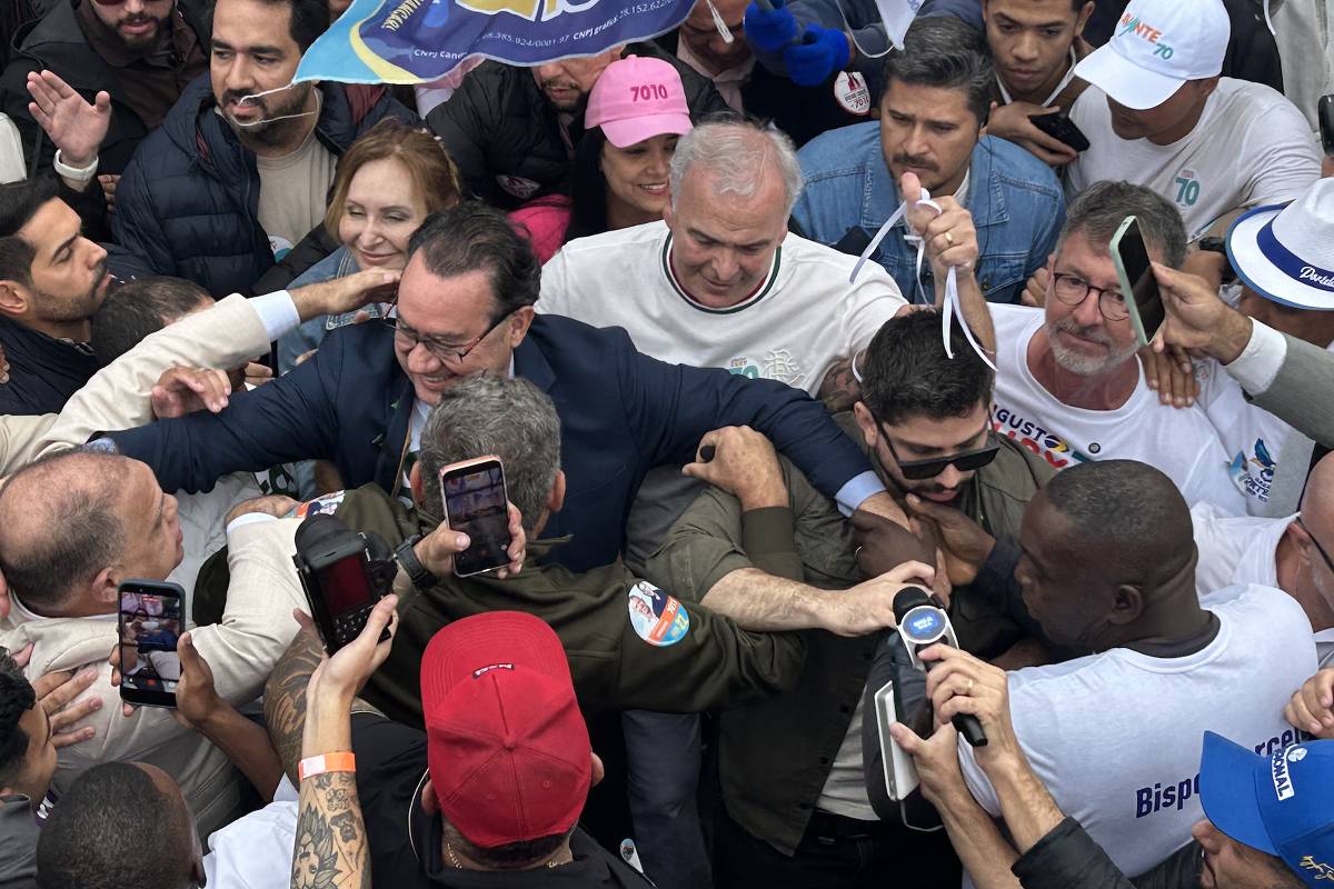 Em ato no Rio, Cury manda abraço para Mendonça e cobra investigação ao STF: 'Ninguém deve ser poupado'