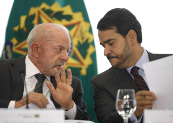 Crise no governo com afastamento de Andrei cai no colo de Messias, que vê STF mais distante