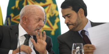 Crise no governo com afastamento de Andrei cai no colo de Messias, que vê STF mais distante