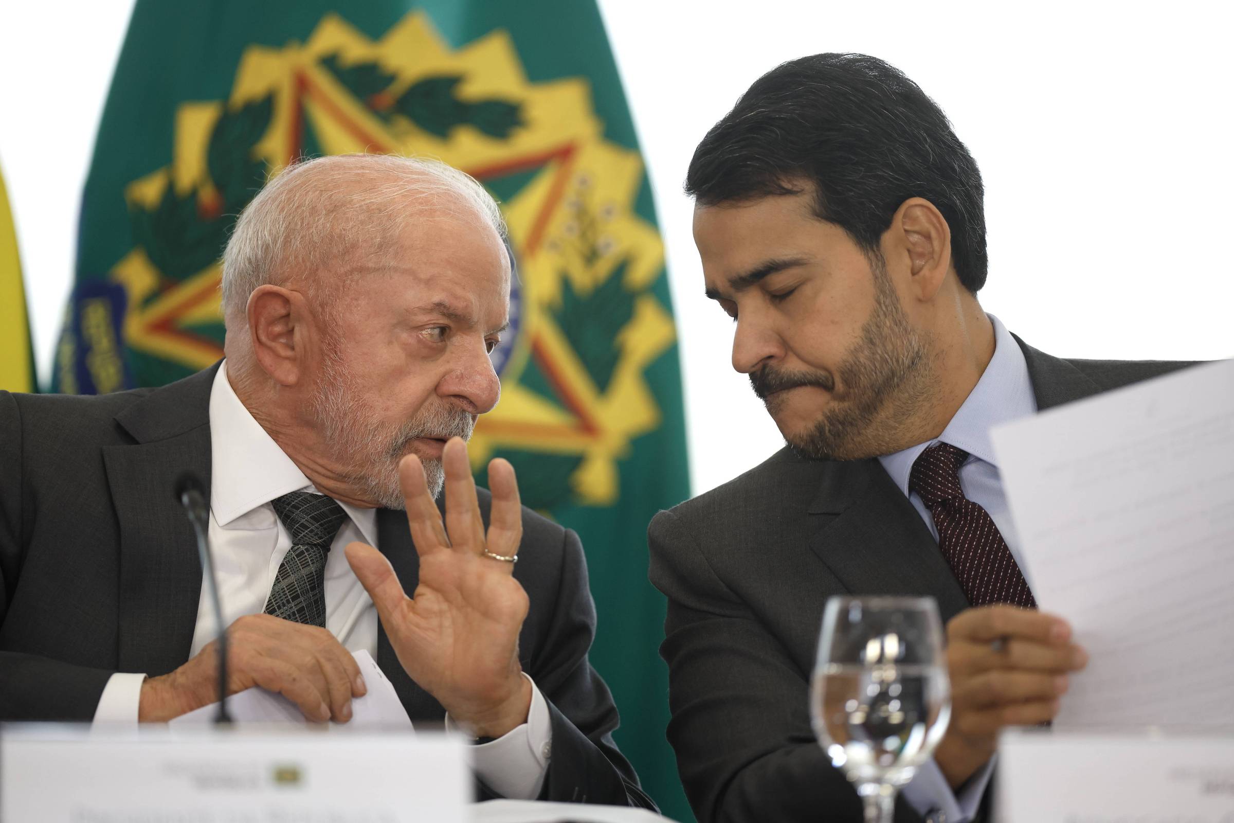 Crise no governo com afastamento de Andrei cai no colo de Messias, que vê STF mais distante