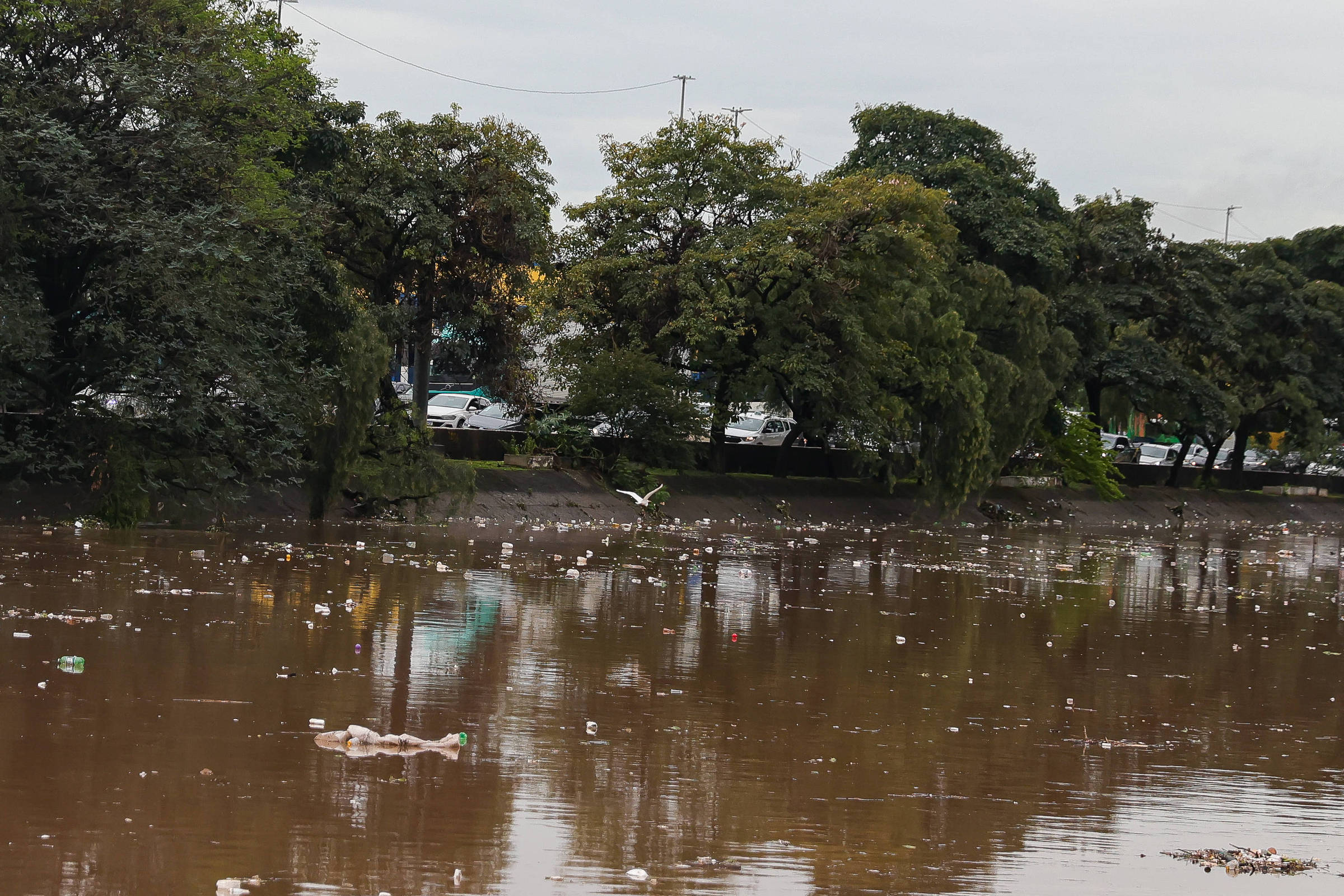 São Paulo segue em alerta de perigo para tempestades neste domingo (13)