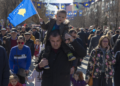 Parlamento de Kosovo reelege Albin Kurti como primeiro-ministro, mas crise política continua