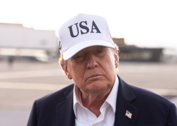 Trump pede fracionação de vacinas para crianças 'para evitar autismo' com base em teoria sem comprovação