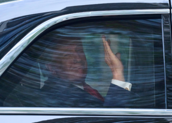Após banir imprensa, Casa Branca lança 'Trump TV' com 'destaques da gestão'