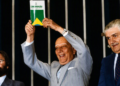 Com a crise nos três poderes, chegou a hora de escrever uma nova Constituição?