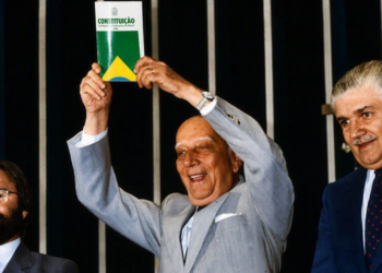 Com a crise nos três poderes, chegou a hora de escrever uma nova Constituição?