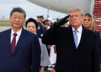 Xi Jinping chega a Washington e é recebido por Trump; veja FOTOS e VÍDEO
