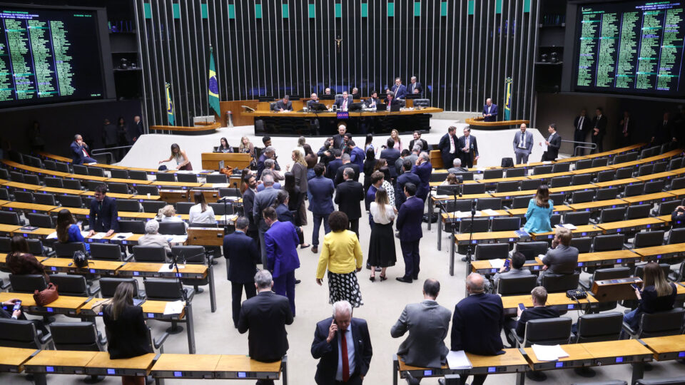 Novo ranking lista os deputados mais alinhados a pautas conservadoras