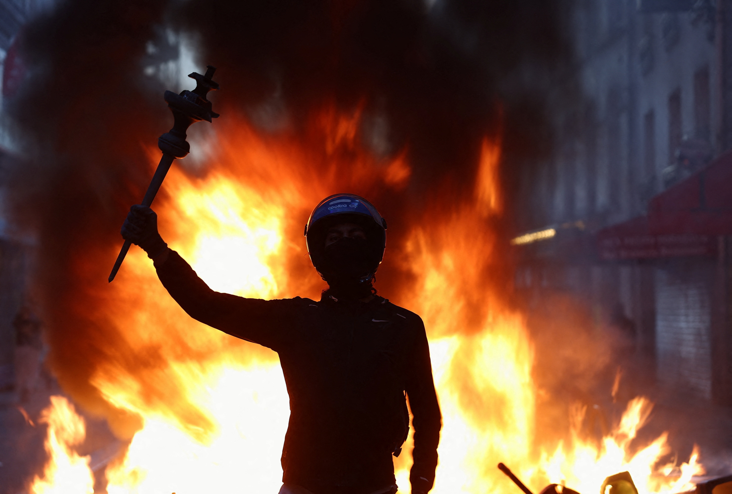 Protestos na França: premiê culpa extrema-esquerda por 'plano de insurreição' e diz que toque de recolher funcionou