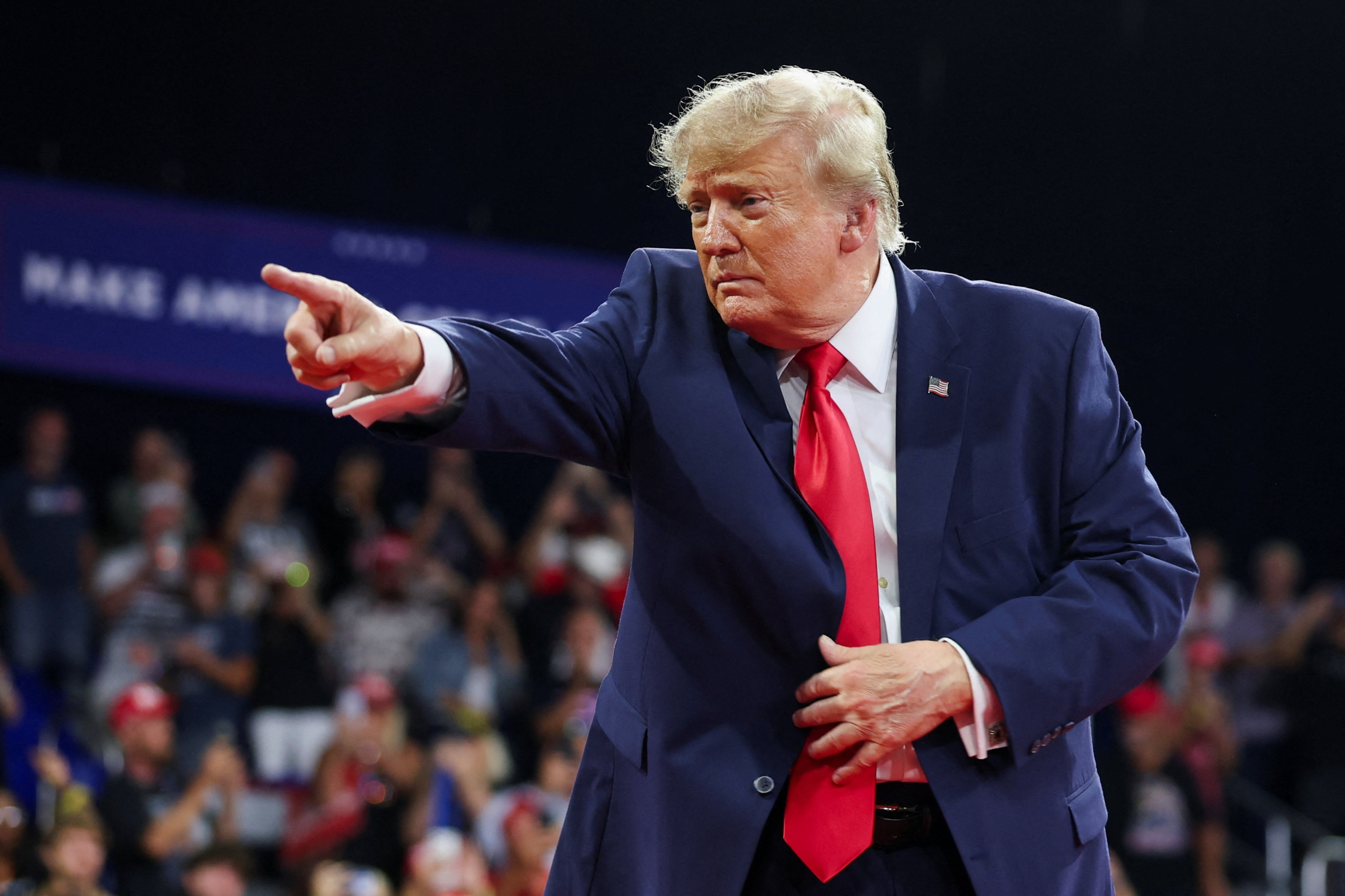 Trump chama Noruega de 'lixo' durante comício e mostra irritação por não ter recebido o Nobel da Paz